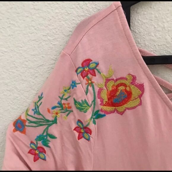Very J Pink Embroidered Shift Dress NWT - Picture 5 of 7